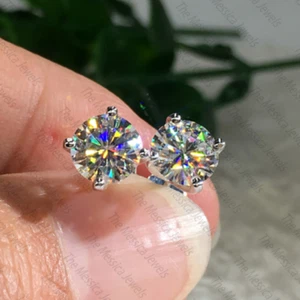 Pendiente solitario redondo moissanita para mujer 2,44 TCW enchapado en oro blanco de 14K - Imagen 1 de 8