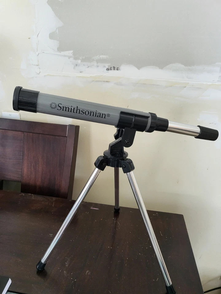 Vivitar Stars & Beyond  60X/120X Reflector Telescope - Image 1 of 4