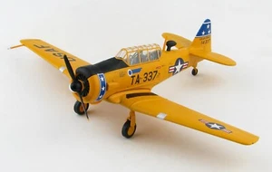 Hobby Master HA1527 North American T-6G TEXAN, 75TH FIS, Preque Isle AFB - Picture 1 of 4
