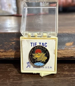 Pin de corbata de solapa vintage Tie Tac Apollo XIII (13) EE. UU. años 60 - Imagen 1 de 4