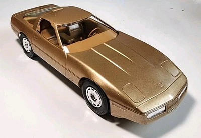 Chevrolet Corvette 1986 MPC dorado vintage 1/25 plástico concesionario promoción modelo Vette Foto 1 de 4