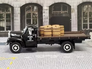 MATCHBOX 1/43 - MACK B MODEL 1956 -THE JACK DANIEL'S DELIVERY TRUCK - Foto 1 di 12