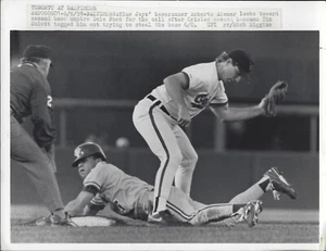 Original UPI 1991 Roberto Alomar Azulejos Salón de la fama Tim Hulett Oriole Prensa Wirephoto - Imagen 1 de 1