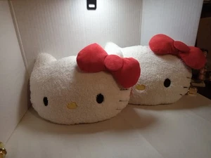 Pair Of Hello Kitty Car Seat Neck Headrest Pillow - Picture 1 of 2