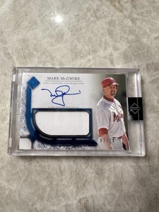 2024 Topps Baseball Mark McGwire Transcendent Collection Auto Relic Blue /10 SSP - Bild 1 von 5