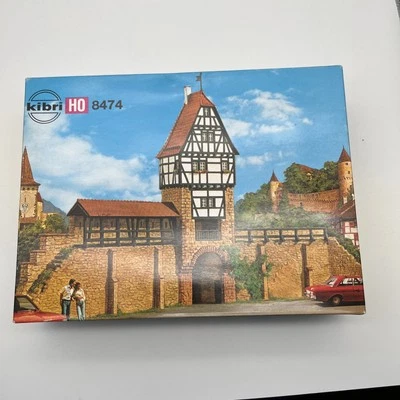 Kibri - 8474  "Wehrturm Stadtmauer Burg Wehrgang"  H0 - Neu - OVP - Bild 1 von 2