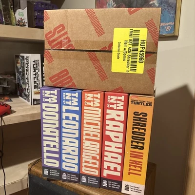 Todo el conjunto más una trituradora sin abrir. Trituradora MiB Leo Don Mikey Ralph cómics Foto 1 de 4