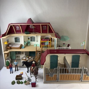 Schleich Horse Club Landhaus und Stall am See 42551 ohne Karton 98% komplett - Bild 1 von 24