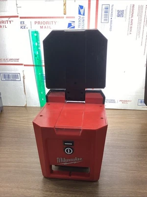 Milwaukee 2365-20 M18 18 voltios 1500 lúmenes Rover LED montaje proyector herramienta solamente Foto 1 de 4