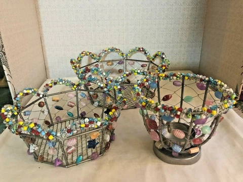 3 METAL, WIRE AND MULTICOLOR BEAD BASKETS / TEA LIGHT HOLDER Cover