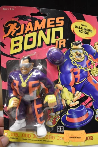 NEW IN PACKAGE 1991 VINTAGE JAMES BOND JR  ODD JOB  FIGURE Cover