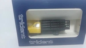 Trident 90153y US Cars Chevrolet  Stake Truck blue 1/87 - Picture 1 of 1