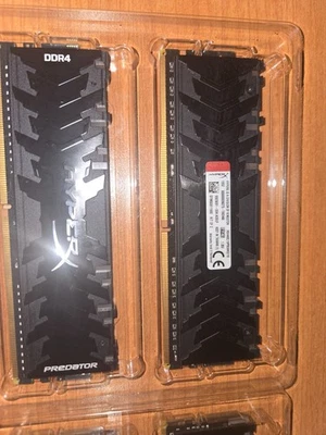 HyperX Predator RGB 16GB (2x8GB) 4000 MHz *B-DIE DDR4 (HX440C19PB3AK2/16) Foto 1 de 3