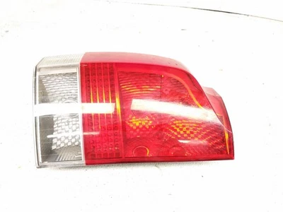 Lámpara trasera panel cuarto conductor Volvo V70 2005-2007 30655379 Foto 1 de 4