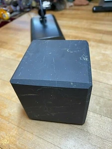 Schungit Mineral Edelstein mattiert großer Würfel mit abgeschrägten Kanten Präparat 557 - Bild 1 von 7