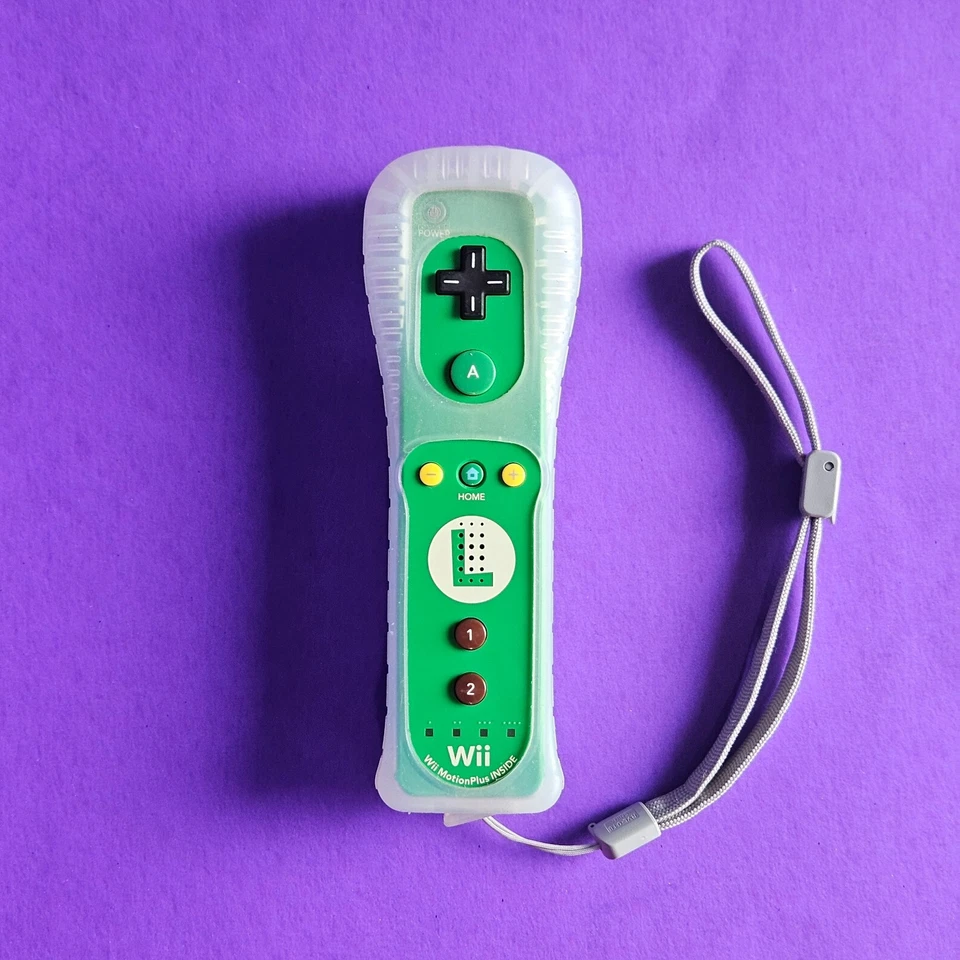 Official Wii Remote LUIGI Nintendo Motion Plus Inside 👾 Wii U OEM Controller - Image 1 of 1