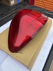 Conjunto de lámpara de luz trasera Ford Taurus 2000 a 2003 conductor izquierdo - Imagen 1 de 9