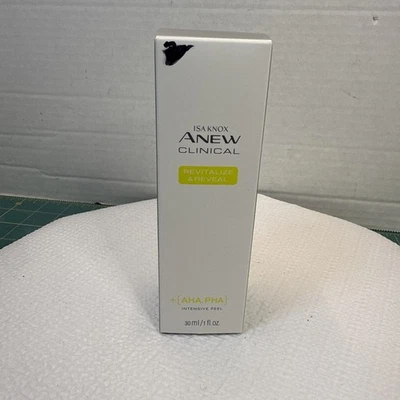 Exfoliación intensiva Avon Isa Knox Anew Clinical Revitalize & Reveal 1 fl oz nueva en caja Foto 1 de 4