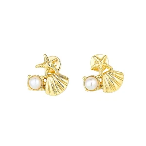 Orecchini a perno mini perle con conchiglia stella marina placcati oro - Foto 1 di 2