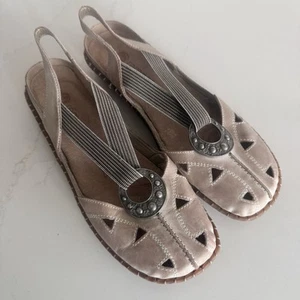 Remonte Dorndorf Beige Leather Sandals EU 40 (US 9) Closed Toe Embellished - Picture 1 of 8