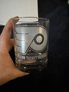 Philadelphia Flyers Season Ticket Members Holders Rocks Glasses - Picture 1 of 2