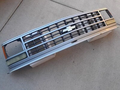 88-93 Chevrolet Truck C1500 C2500 Silverado Suburban Sierra Grill (100% OE) A+ - Image 1 of 4