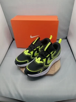 Nike Cosmic Runner (GS) Boy's Shoes - Black/Wolf - Gray/Bolt - Size 5Y - HM4402 - Image 1 of 4