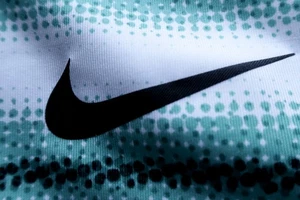 NikeGolf Dri-Fit White Graphic Polo (XL) OMG! ⛳️ - Picture 1 of 10