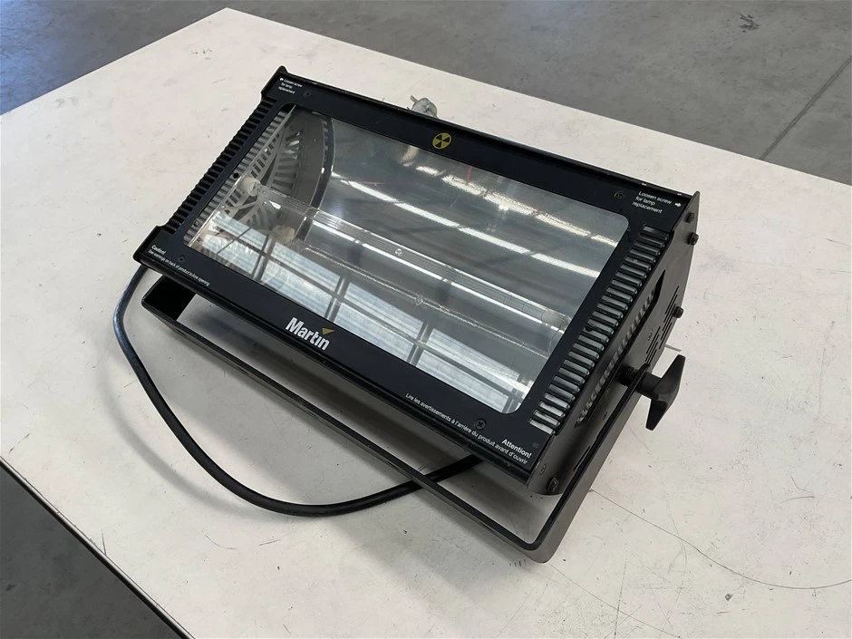 Martin Atomic 3000 DMX Strobe Light T20A 250V 3 Month Warranty - Image 1 of 2