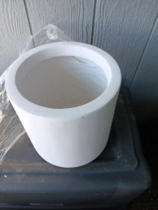 Amazon RC0119A-C80011 Pure White Flower Pot Planter - Picture 1 of 4