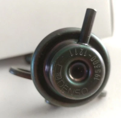 MD120817 REGULADOR DE PRESIÓN DE COMBUSTIBLE KYOSAN/DENSO para MITSUBISHI GALANT SIGMA  Foto 1 de 4