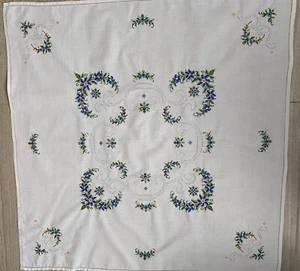 French Cotton Embroidered Tablecloth Batiste - Picture 1 of 2
