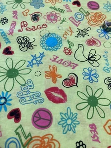 Love & Peace Baumwollstoff fast 1 Yd 33 1/2 x WOF Schnitt, gewaschen mehrfarbig - Bild 1 von 4
