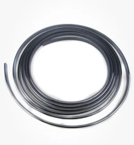 FITS BMW 520/528 E28 WINDSCREEN RUBBER PLASTIC CHROME INSERT FRONT **NEW - Picture 1 of 2