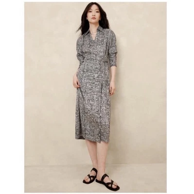 NWT Banana Republic Silky Twill V-Neck Wrap Midi Dress in Black Plaid size S - Image 1 of 4