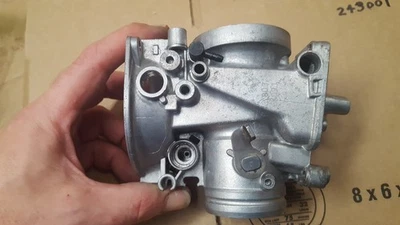Carburador exterior derecho Suzuki GSXR750 1991 1992 #4 MIKUNI 18D3 Foto 1 de 4