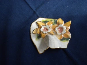 PROSPERITY MARKE GLASIERTE KERAMIK ANSTECKNADEL BROSCHE SCHMUCK ORANGE BLUME - Bild 1 von 1