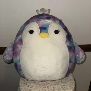 Squishmallow Tomara der Pinguin lila Batik mit Krone 16 Zoll Plüsch - Bild 1 von 5