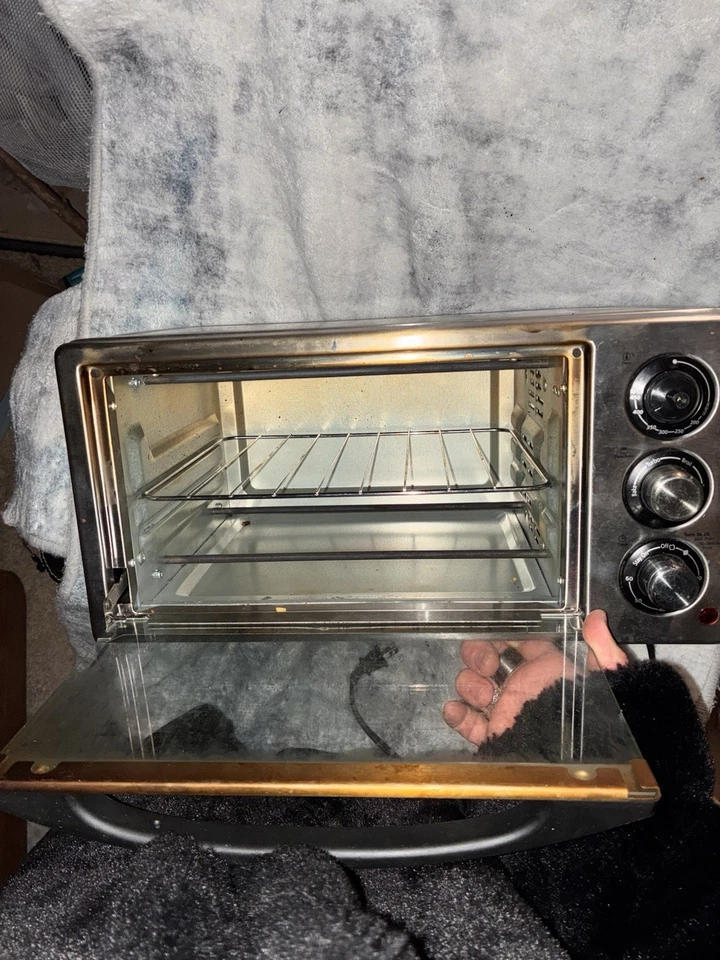 Oster Tostador Horno Woks Gran Falta Perilla Acero Inoxidable TSSTTVF8GA Foto 1 de 4