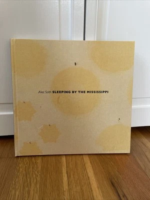 SIGNED ALEC SOTH SLEEPING BY THE MISSISSIPPI Mack  Foto 1 de 3