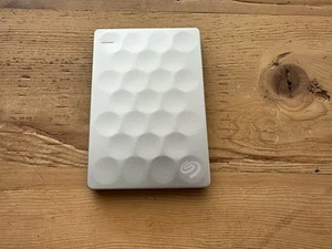 Seagate 2TB External Hard Drive SRD00F1 Ultra Slim Silver - Photo 1/3