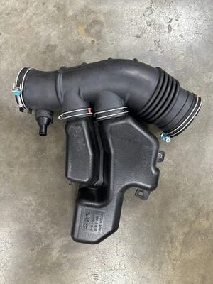 2010-2021 TOYOTA 4RUNNER 2009-2014 FJ AIR INTAKE RESONATOR W/ AIR CLEANER HOSE * - Image 1 of 3