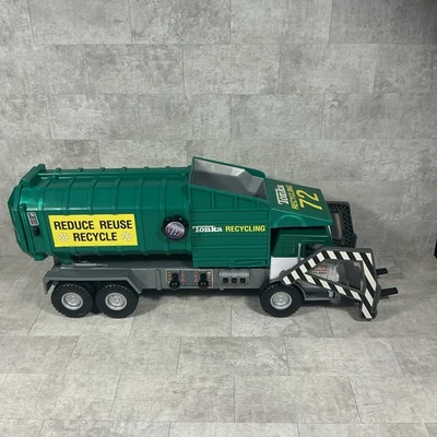 VINT.TONKA RECYCLING 72 GREEN TRUCK WITH POWER CONTROLS SOUNDS AND LIGHTS - Image 1 of 4