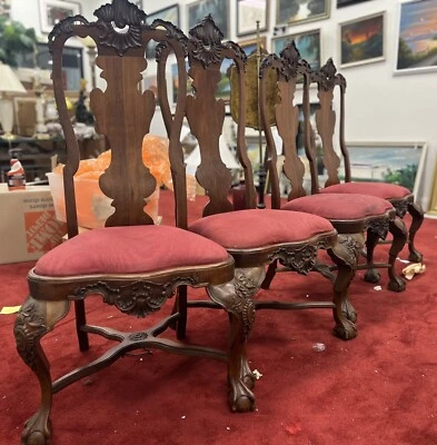 Juego de 4 sillas portuguesas talladas en nogal de principios del siglo XIX Foto 1 de 4