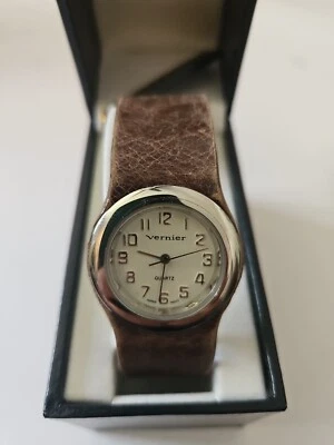 Vernier 女士手表棕色皮革袖口手链银色全新西方  — 第 1/4 张图片