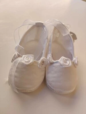 HERMOSOS ZAPATOS WILLBETH FLORES BLANCAS, TALLA 1, BEBÉ NIÑA Foto 1 de 3