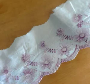5 iarde 4,5" larghezza bianco vintage tessuto cotone pizzo con fiore lilla b0439 - Foto 1 di 2