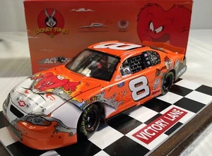 NASCAR 1:24 Diecast DALE EARNHARDT JR #8 Looney Tunes REMATCH 2002 Monte Carlo - Bild 1 von 23