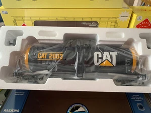 MTH 20-80005D 2003 CATERPILLAR D.A.P. UNIBODY TANK CAR METAL WHEELS MINTY - Picture 1 of 5