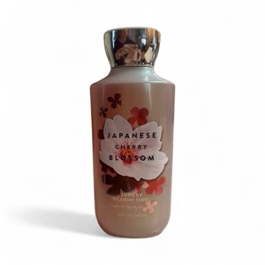 Bath & Body Works Japanese Cherry Blossom Luxury Bubble Bath 10 oz / 295 ml - Picture 1 of 1